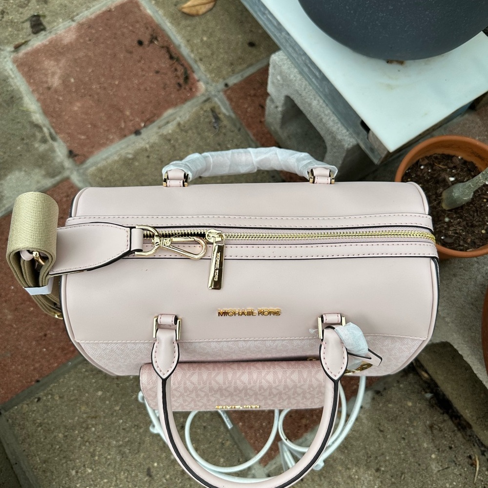 MICHAEL KORS Pink Satchel Handbag with Matching Wallet - Picture 4 of 11